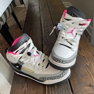 5.5y Hyper Pink 2014 Jordan Spikes